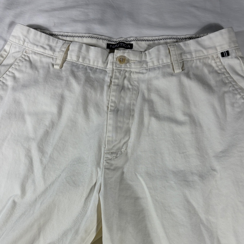 Nautica mens white basic rugged flat front 8" inseam chino shorts - size 34